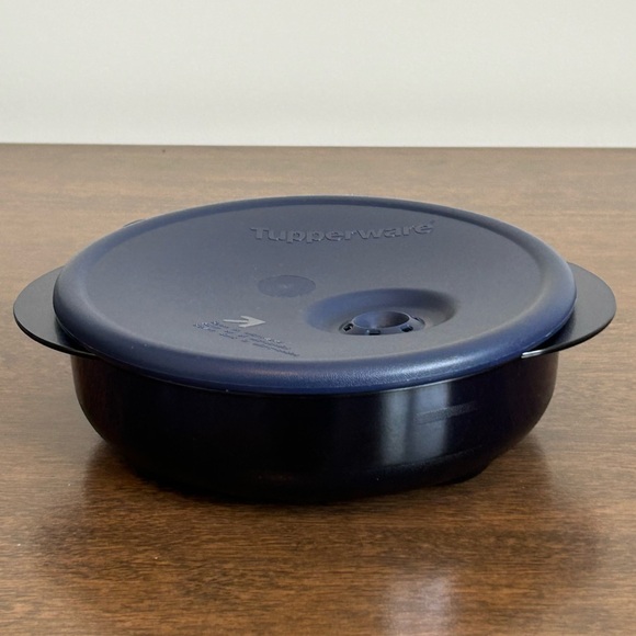 TUPPERWARE MICROWAVE ROUND VENT N SERVE INDIGO BLUE 1 3/4 CUPS - Picture 2 of 7